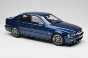 BMW M5 E39 Avus Sininen Otto 1:12 G073 Hartsi — kuva 4 / 6