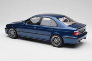 BMW M5 E39 Avus Sininen Otto 1:12 G073 Hartsi — kuva 5 / 6