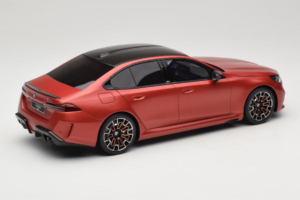 BMW M5 G90 Beach Orange GT Spirit 1:18 GT966 Hartsi — kuva 2 / 6