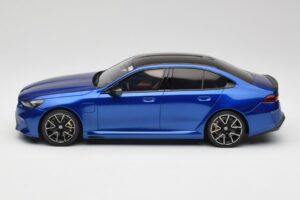 BMW M5 G90 Marina Bay Blue Metallic GT Spirit 1:18 GT507 Hartsi — kuva 3 / 6