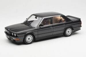 BMW M535i E28 Diamond Musta AUTOart 1:18 75162 Metalli