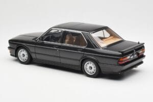 BMW M535i E28 Diamond Musta AUTOart 1:18 75162 Metalli — kuva 7 / 8