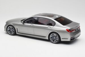 BMW M760i G12 V12 Final Edition Harmaa GT Spirit 1:18 GT478 Hartsi — kuva 5 / 6