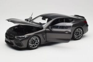 BMW M8 F92 Grey Metallic Minichamps 1:18 110029022 Metalli — kuva 2 / 8