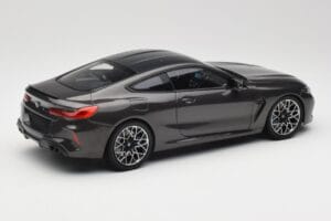 BMW M8 F92 Grey Metallic Minichamps 1:18 110029022 Metalli — kuva 3 / 8