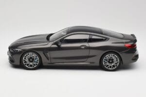 BMW M8 F92 Grey Metallic Minichamps 1:18 110029022 Metalli — kuva 4 / 8