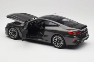 BMW M8 F92 Grey Metallic Minichamps 1:18 110029022 Metalli — kuva 5 / 8
