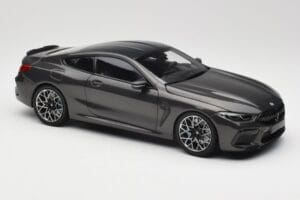 BMW M8 F92 Grey Metallic Minichamps 1:18 110029022 Metalli — kuva 6 / 8