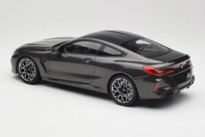 BMW M8 F92 Grey Metallic Minichamps 1:18 110029022 Metalli — kuva 7 / 8
