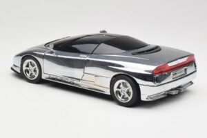 BMW Nazca M12 Chrome Silver Revell 1:18 08916 Metalli — kuva 7 / 8