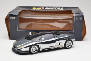 BMW Nazca M12 Chrome Silver Revell 1:18 08916 Metalli — kuva 8 / 8