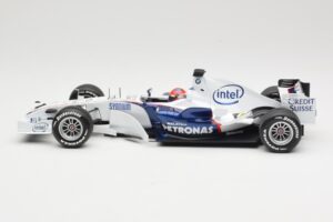 BMW Sauber F1.07 #10 R. Kubica Launch Version 2007 Minichamps 1:18 80430426995 Metalli — kuva 3 / 7