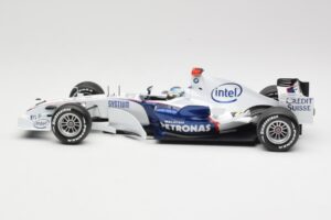 BMW Sauber F1.07 #9 N. Heidfeld Launch Version 2007 Minichamps 1:18 80430426994 Metalli — kuva 3 / 7