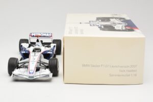 BMW Sauber F1.07 #9 N. Heidfeld Launch Version 2007 Minichamps 1:18 80430426994 Metalli — kuva 6 / 7