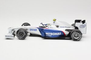 BMW Sauber F1.09 #6 N. Heidfeld Launch Version 2009 Minichamps 1:18 80432154856 Metalli — kuva 3 / 7