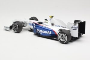 BMW Sauber F1.09 #6 N. Heidfeld Launch Version 2009 Minichamps 1:18 80432154856 Metalli — kuva 5 / 7