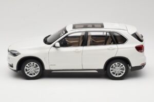 BMW X5 E70 Alpine White Paragon 1:18 PA-97073 Metalli — kuva 4 / 8