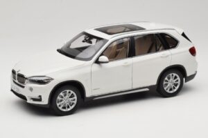 BMW X5 E70 Alpine White Paragon 1:18 PA-97073 Metalli