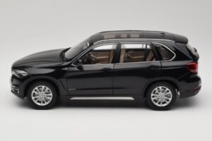 BMW X5 E70 Sapphire Black Paragon 1:18 PA-97071 Metalli — kuva 4 / 8