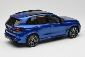 BMW X5 M F95 Competition Marina Bay Blue Metallic GT Spirit 1:18 GT967 Hartsi — kuva 2 / 6