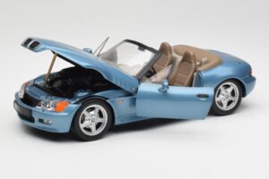 BMW Z3 E36/7 James Bond Goldeneye Sininen Metallic UT Models 1:18 180024336 Metalli — kuva 2 / 8