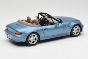 BMW Z3 E36/7 James Bond Goldeneye Sininen Metallic UT Models 1:18 180024336 Metalli — kuva 3 / 8