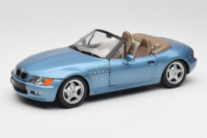 BMW Z3 E36/7 James Bond Goldeneye Sininen Metallic UT Models 1:18 180024336 Metalli