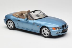 BMW Z3 E36/7 James Bond Goldeneye Sininen Metallic UT Models 1:18 180024336 Metalli — kuva 6 / 8