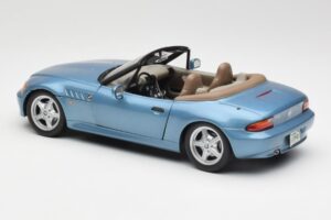 BMW Z3 E36/7 James Bond Goldeneye Sininen Metallic UT Models 1:18 180024336 Metalli — kuva 7 / 8
