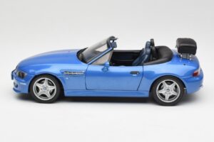 BMW Z3 M Roadster Tavarantelineen Kanssa Sininen Metallic UT Models 1:18 20416 Metalli — kuva 4 / 8