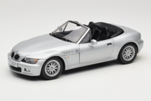 BMW Z3 Roadster 1.8 Hopea Jälleenmyyjän Erikoisversio UT Models 1:18 80439411712 Metalli