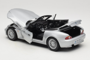 BMW Z3 Roadster 1.8 Hopea Jälleenmyyjän Erikoisversio UT Models 1:18 80439411712 Metalli — kuva 5 / 8