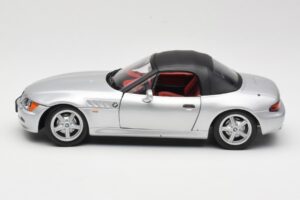 BMW Z3 Roadster 1.8 Hopea UT Models 1:18 20404 Metalli — kuva 4 / 8