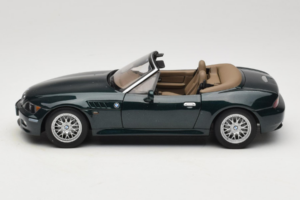 BMW Z3 Roadster 2.8 Tummanvihreä Jälleenmyyjän Erikoisversio UT Models 1:18 80439411713 Metalli — kuva 4 / 8
