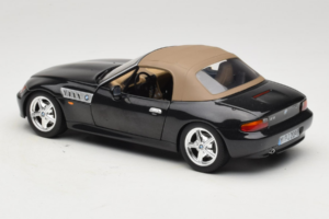 BMW Z3 Roadster Vihreä Jälleenmyyjän Erikoisversio UT Models 1:18 80439411711 Metalli — kuva 7 / 8