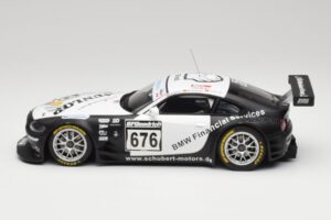 BMW Z4 #676 H. Stuck / J. Hennerici / D. Hurtgen Team Schubert Nürburgring 24 Hours 2006 AUTOart 1:18 80649 Metalli — kuva 3 / 6
