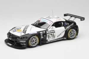 BMW Z4 #676 H. Stuck / J. Hennerici / D. Hurtgen Team Schubert Nürburgring 24 Hours 2006 AUTOart 1:18 80649 Metalli