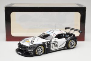 BMW Z4 #676 H. Stuck / J. Hennerici / D. Hurtgen Team Schubert Nürburgring 24 Hours 2006 AUTOart 1:18 80649 Metalli — kuva 6 / 6