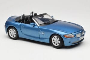 BMW Z4 E85 Sininen Metallic Motormax 1:18 73144 Metalli — kuva 6 / 8
