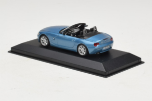 BMW Z4 E85 Avoauto Light Blue Metallic Minichamps 1:43 BMW016 Metalli — kuva 3 / 4