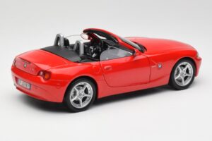 BMW Z4 E85 Roadster Punainen Bburago 1:18 34046 Metalli — kuva 3 / 8