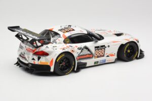 BMW Z4 E89 GT3 #888 Triple Eight Racing L. Mowle / J. Ratcliffe 24 Hours of Spa 2015 Minichamps 1:18 151152388 Metalli — kuva 2 / 6