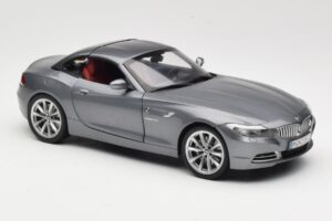 BMW Z4 E89 sDrive 35i Space Grey Metallic Kyosho 1:18 80432147085 Metalli — kuva 6 / 8