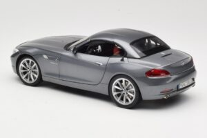 BMW Z4 E89 sDrive 35i Space Grey Metallic Kyosho 1:18 80432147085 Metalli — kuva 7 / 8