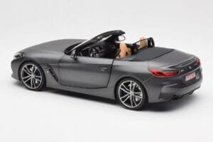 BMW Z4 G29 Harmaa Metallic Norev 1:18 183270 Metalli — kuva 7 / 8