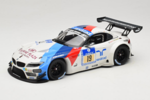 BMW Z4 GT3 #19 Team Schubert J. Muller / D. Muller ADAC 24 Hours Nurburgring 2013 Minichamps 1:18 151132319 Metalli