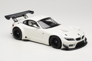 BMW Z4 GT3 E89 Valkoinen Minichamps 1:18 151122301 Metalli — kuva 4 / 6