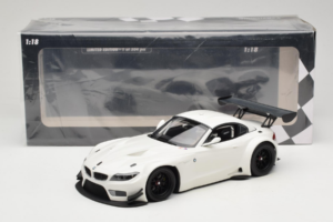 BMW Z4 GT3 E89 Valkoinen Minichamps 1:18 151122301 Metalli — kuva 6 / 6