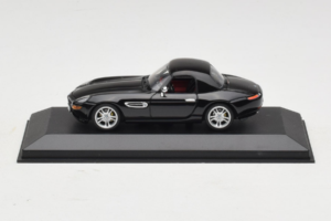 BMW Z8 Musta Hardtop Minichamps 1:43 BMW018 Metalli
