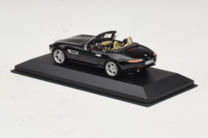 BMW Z8 Avoauto Musta Minichamps 1:43 80420026607-R1 Metalli — kuva 3 / 4